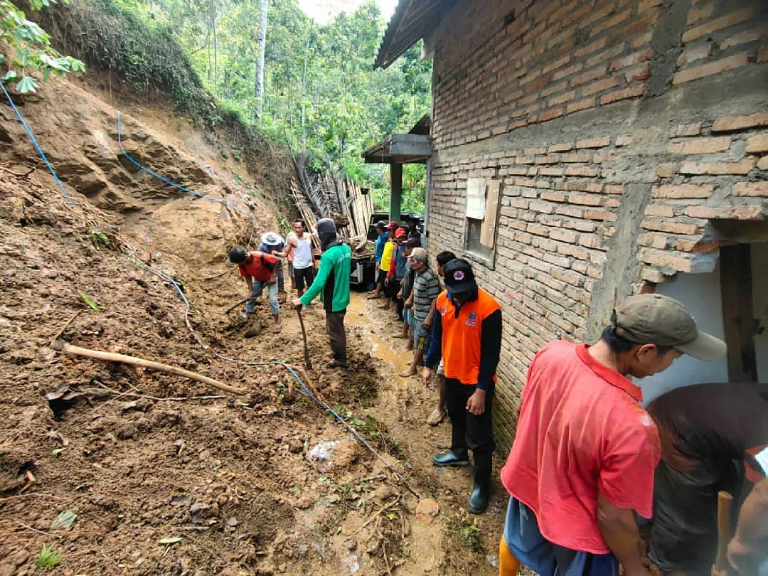 Dampak Tambang Emas, Warga Kampak Harus Siap Hadapi Tanah Longsor dan Banjir Skala Besar
