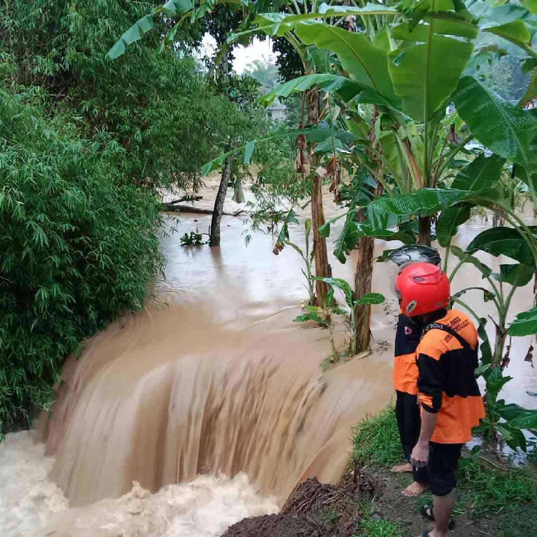 Curah Hujan Tinggi Akibatkan Dua Kecamatan di Trenggalek Banjir