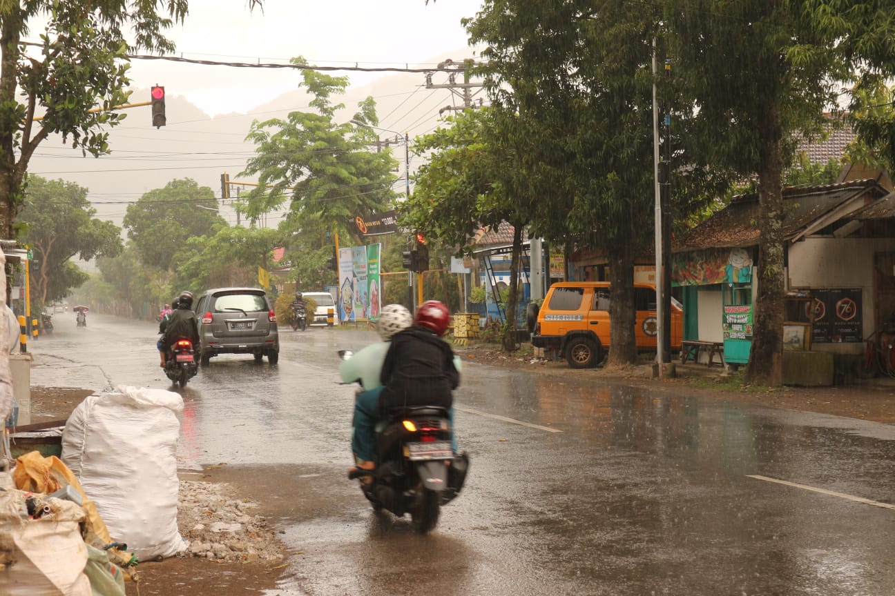 Trenggalek Terkini, Hujan Deras Guyur Wilayah Kota Trenggalek