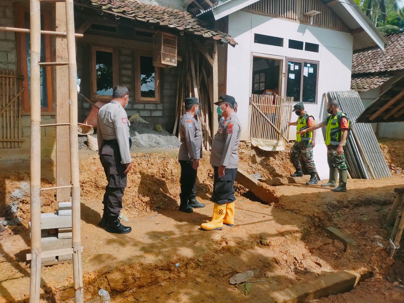 Akibat Tanah Gerak, Empat Rumah di Kecamatan Suruh Trenggalek Rusak