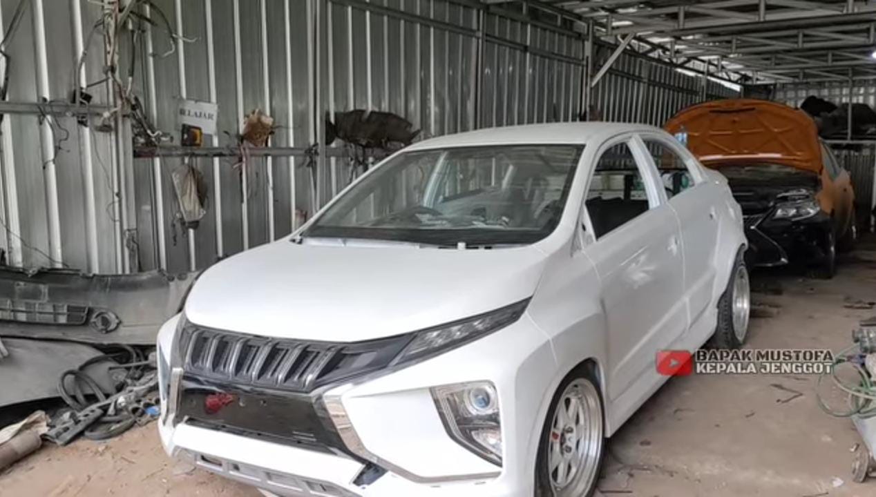 Mustofa Kepala Jenggot Lahirkan Mobil X-Pander Versi Sedan di Tahun 2022