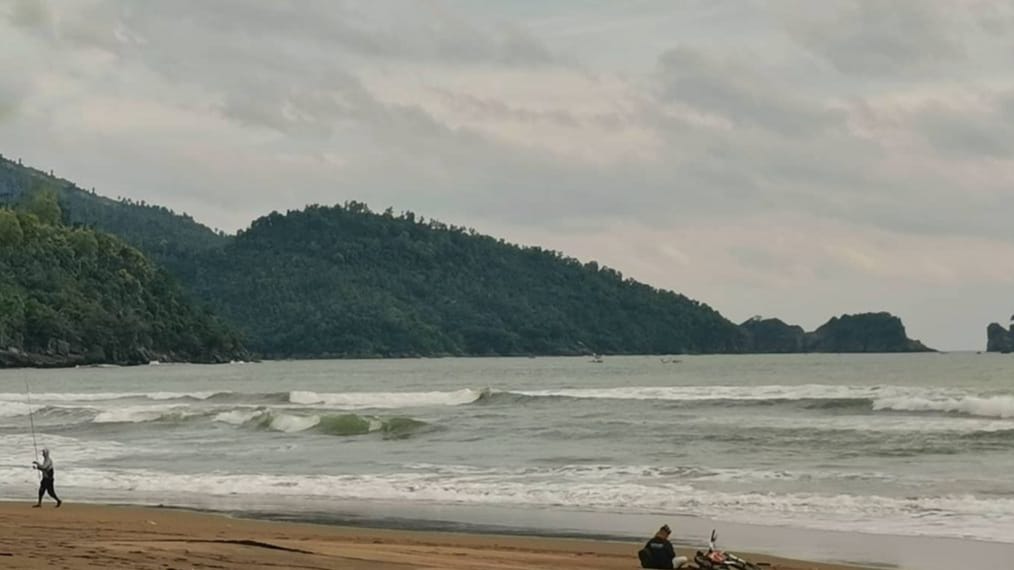 Pantai Konang, Kecamatan Panggil, Kabupaten Trenggalek