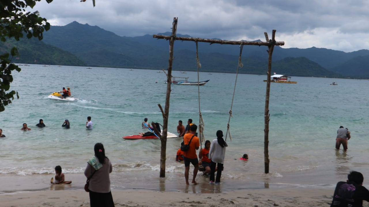 Wisata Pantai Mutiara Trenggalek mulai ramai pengunjung