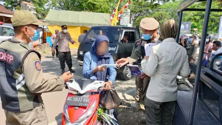 Tempat Terbuka Bebas Tak Pakai Masker, Operasi Yustisi di Trenggalek Masih Lanjut