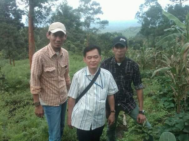 Jhe Mukti (kiri) bersama Mr Lim Hong (tengah), Suplay Development Bogasari