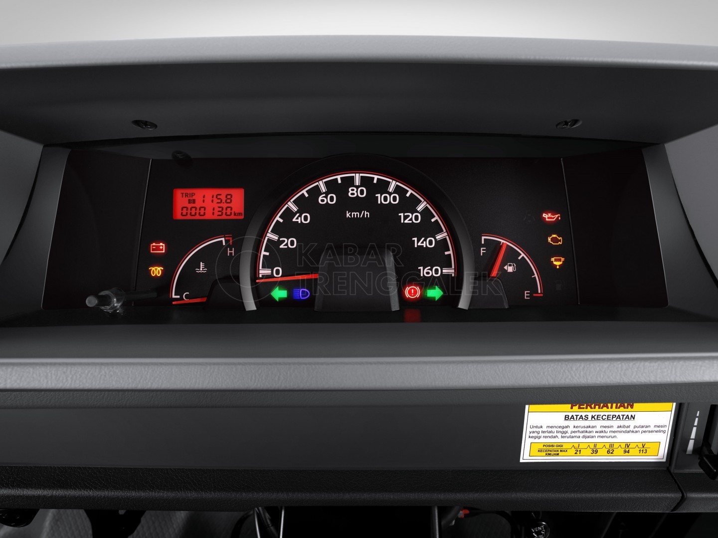 Tampilan speedometer Mitsubishi New Colt L300