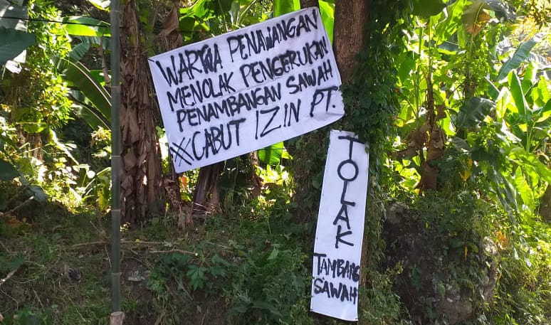 Poster Tolak Tambang Padas di Desa Penawangan Semarang
