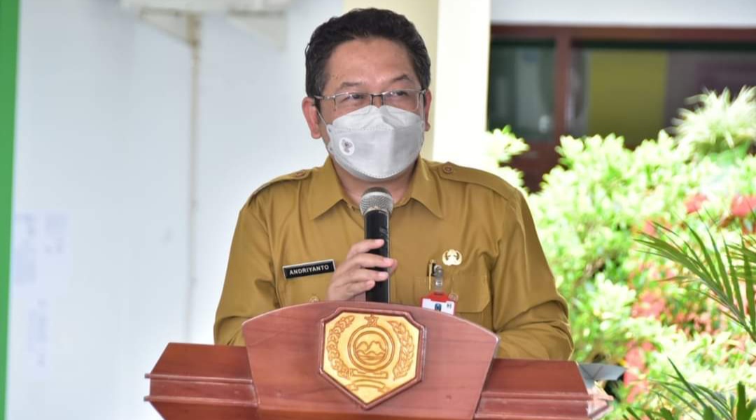 Andriyanto, Pj Sekda Trenggalek tanggapi keluhan warga tentang pakai baju adat di Hari Jadi Trenggalek/Foto: Dokpim Pemkab Trenggalek