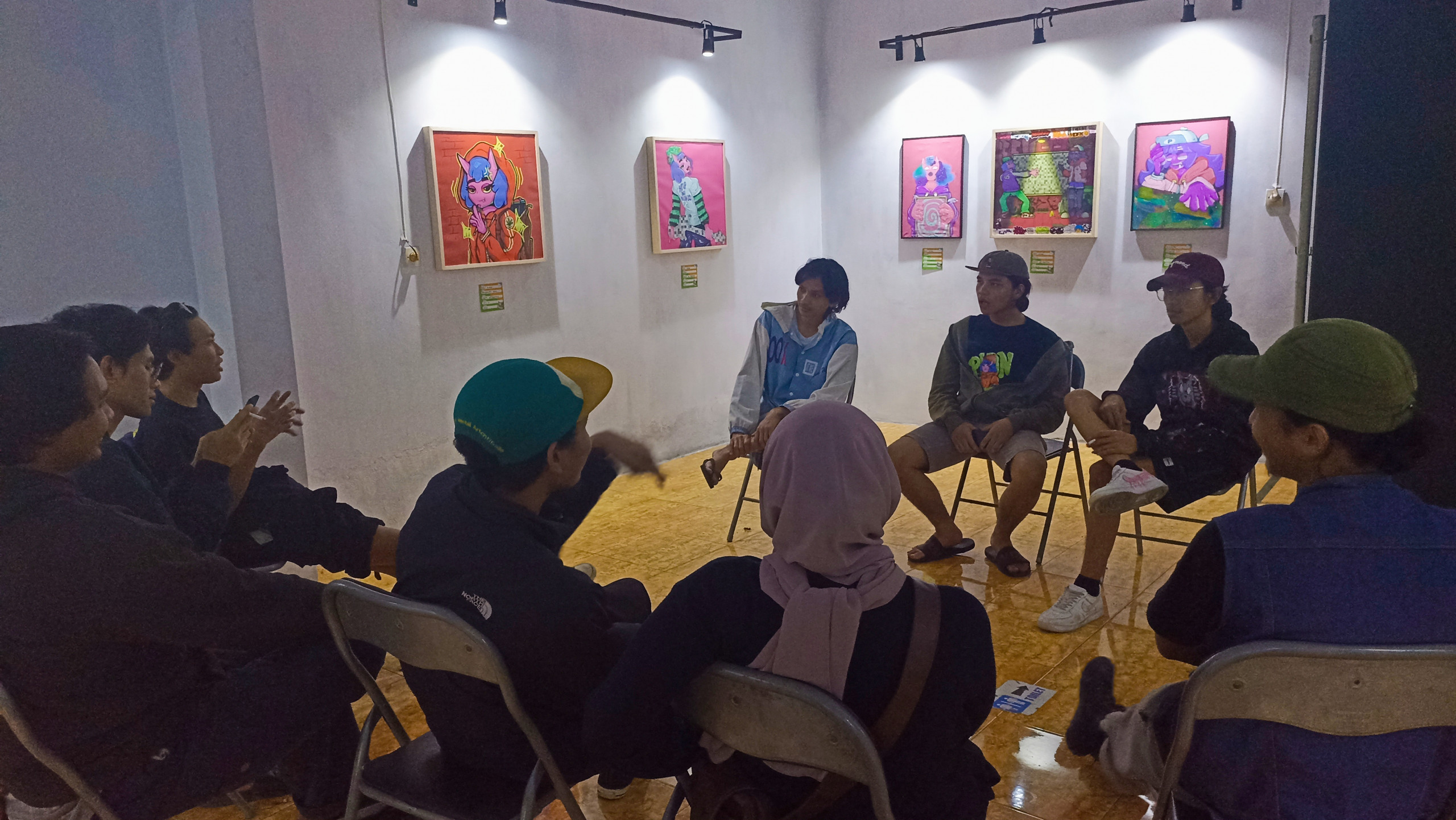 Diskusi seni dalam Pameran Belang Tiga