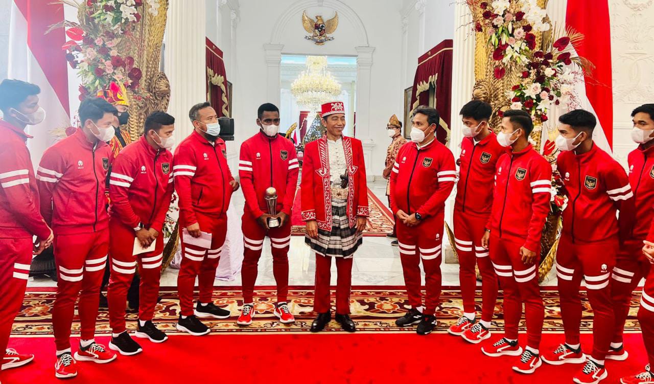 Jokowi Sambut Timnas Indonesia U-16 di Istana Merdeka