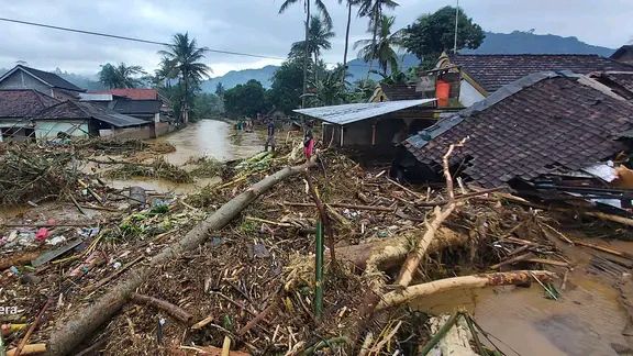 Banjir bandang di Watulimo Trenggalek hancurkan rumah warga/Foto: dokumen warga Tasikmadu