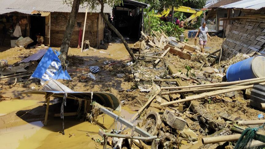 Banjir bandang hancurkan rumah warga Dusun Tambakan
