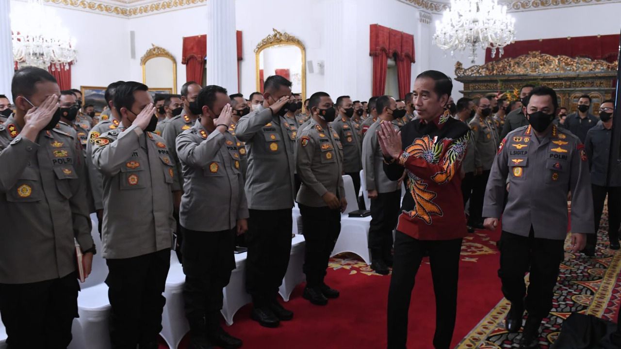 Jokowi kepercayaan masyarakat kepada polisi sangat rendah/Foto: Setkab RI