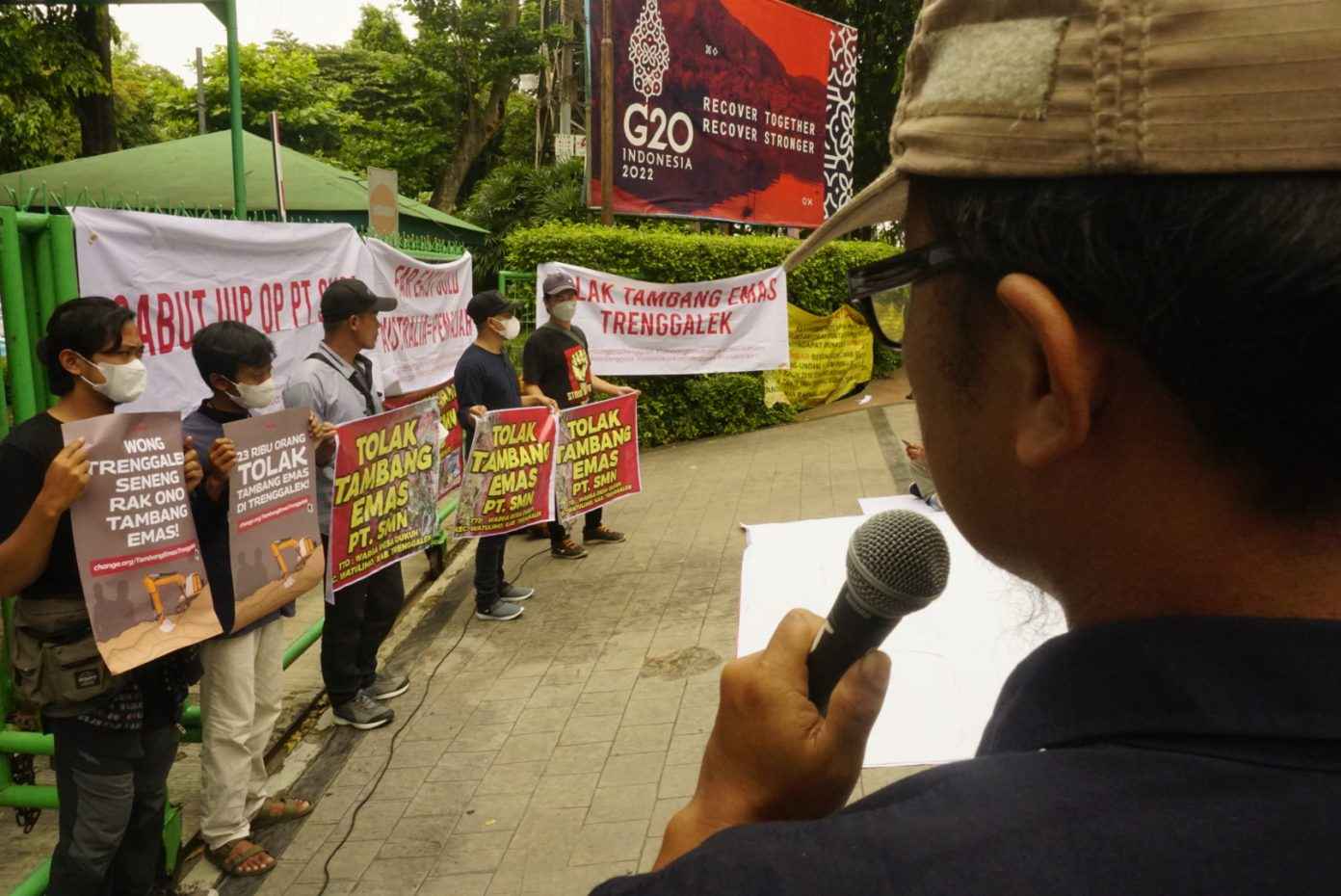 Sholawat Asyghil, Gemparkan Aksi Tolak Tambang Emas Trenggalek di KLHK Jakarta