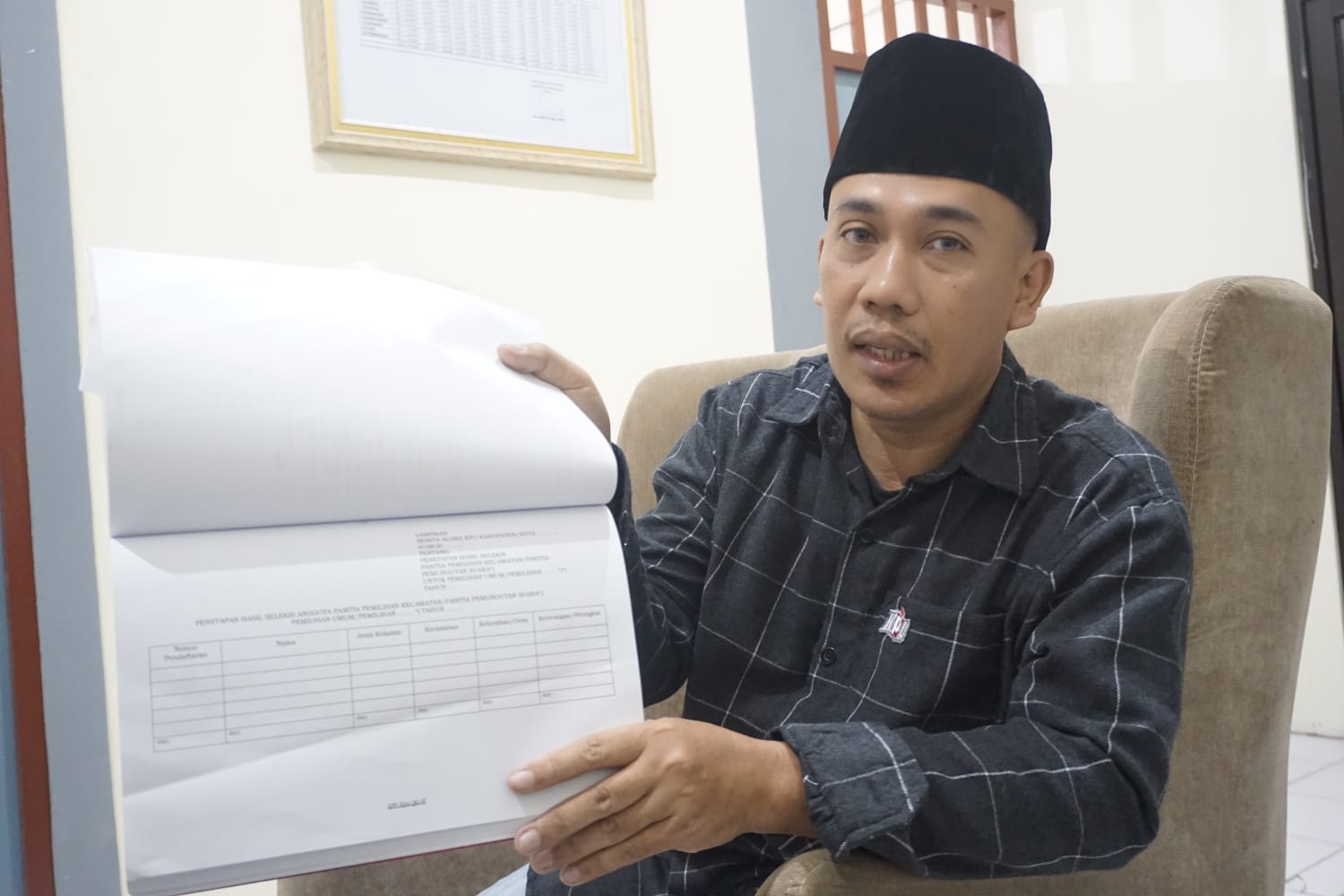 Disindir Rekrut Ad Hoc Tak Transparan, KPU Trenggalek Berdalih Gondelan Juknis