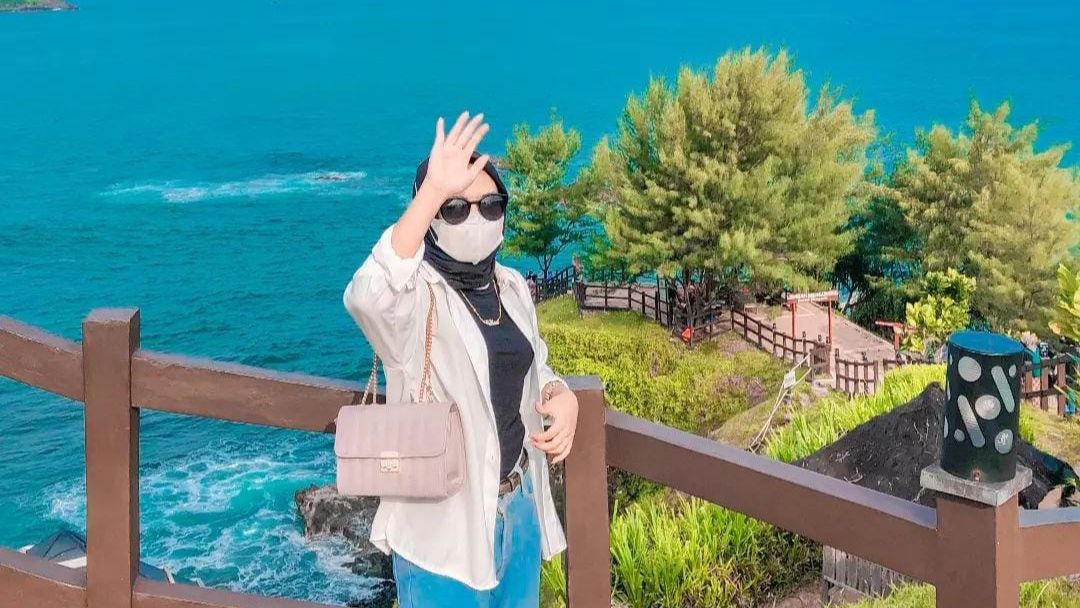 Ilustrasi outfit hijabers untuk liburan/Foto: @na.desii (Instagram)