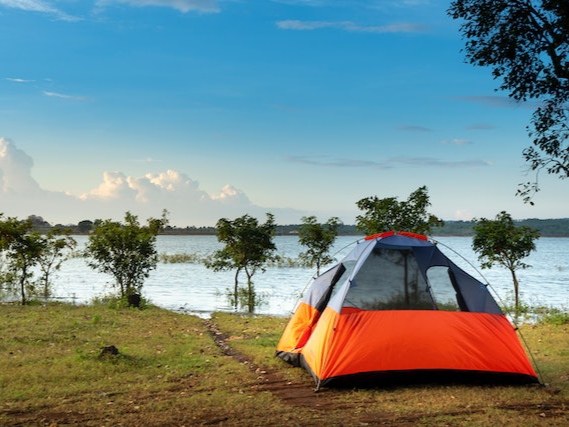 Jangan Ketinggalan, Ini 5 Peralatan Yang Wajib Dibawa Untuk Camping ...