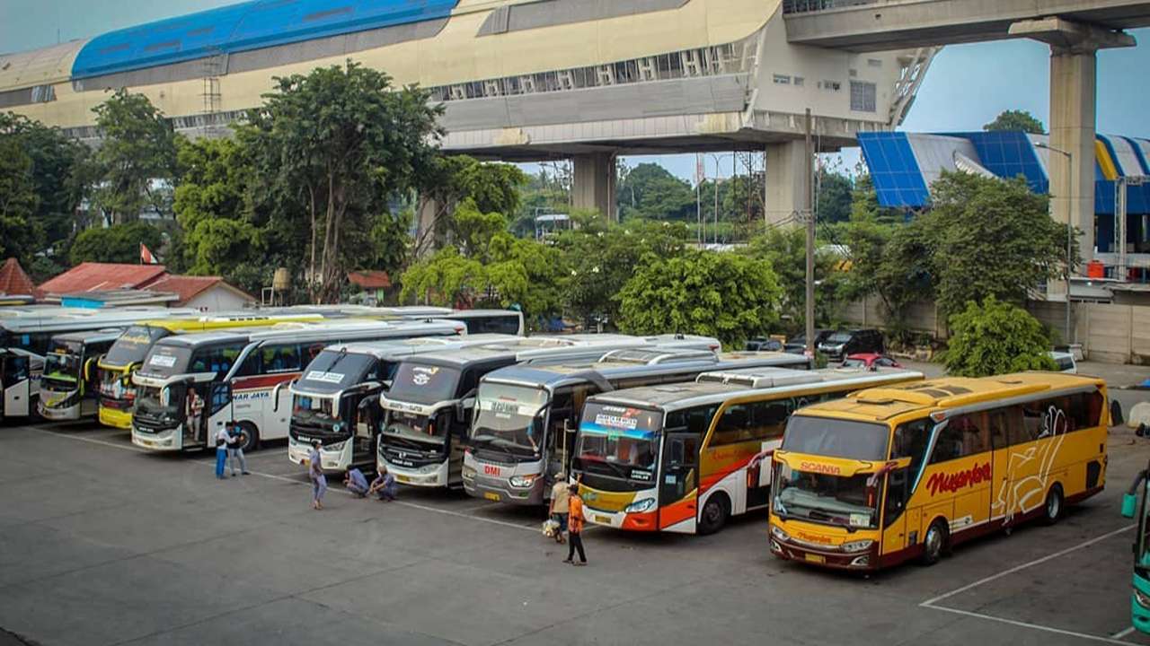 Ilustrasi. Perbedaan terminal bus/Foto: @nictransports (Instagram)