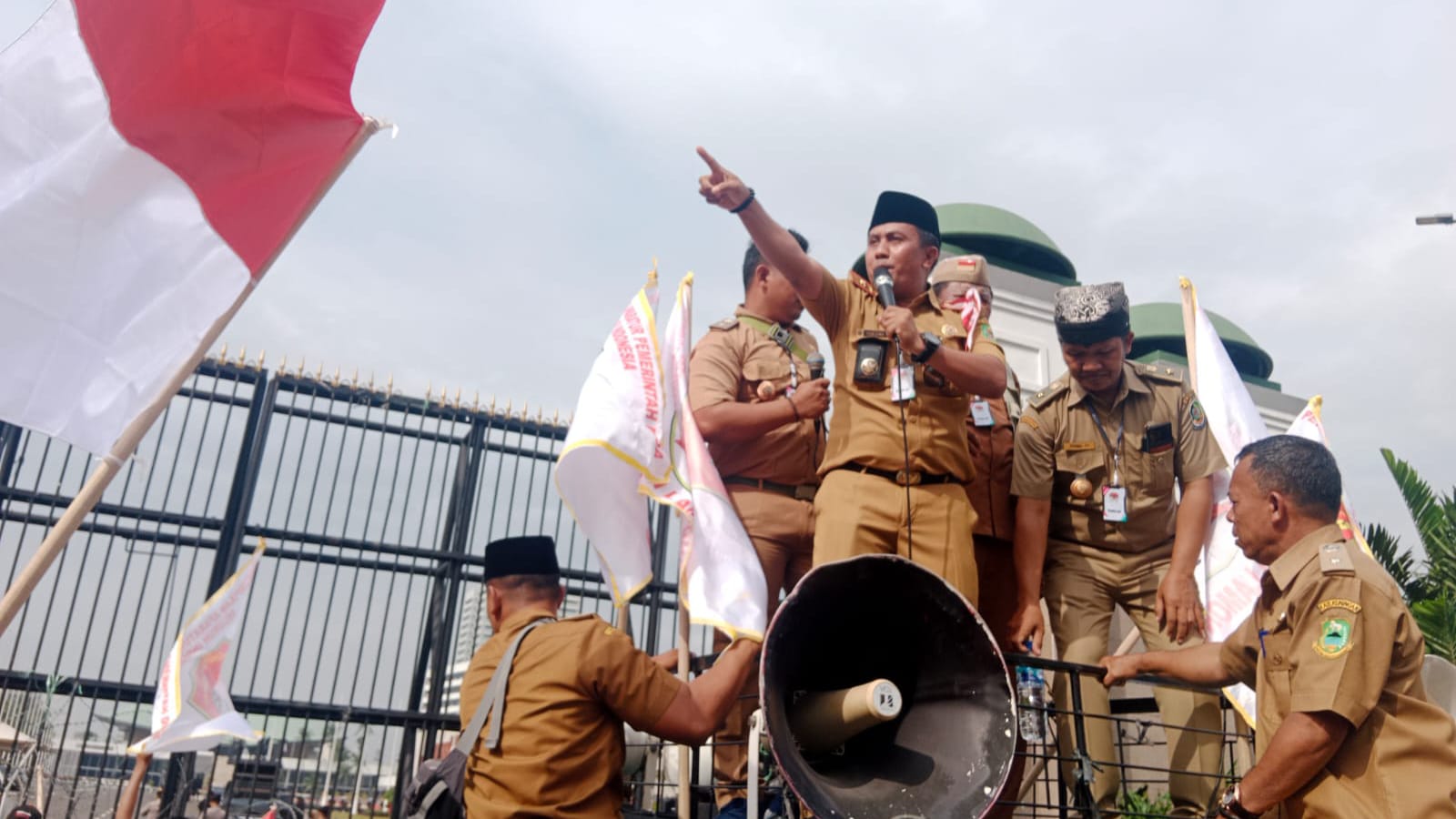 Tuntut Masa Jabatan Tambah, 149 Kades Trenggalek Luruk Jakarta 