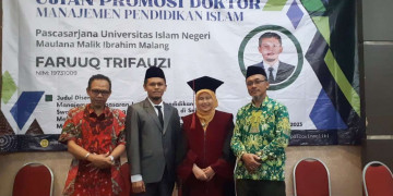 Faruuq Trifauzi (jas abu-abu), dosen STAI Muhammadiyah Tulungagung sandang gelar doktor/Foto: Kabar Trenggalek