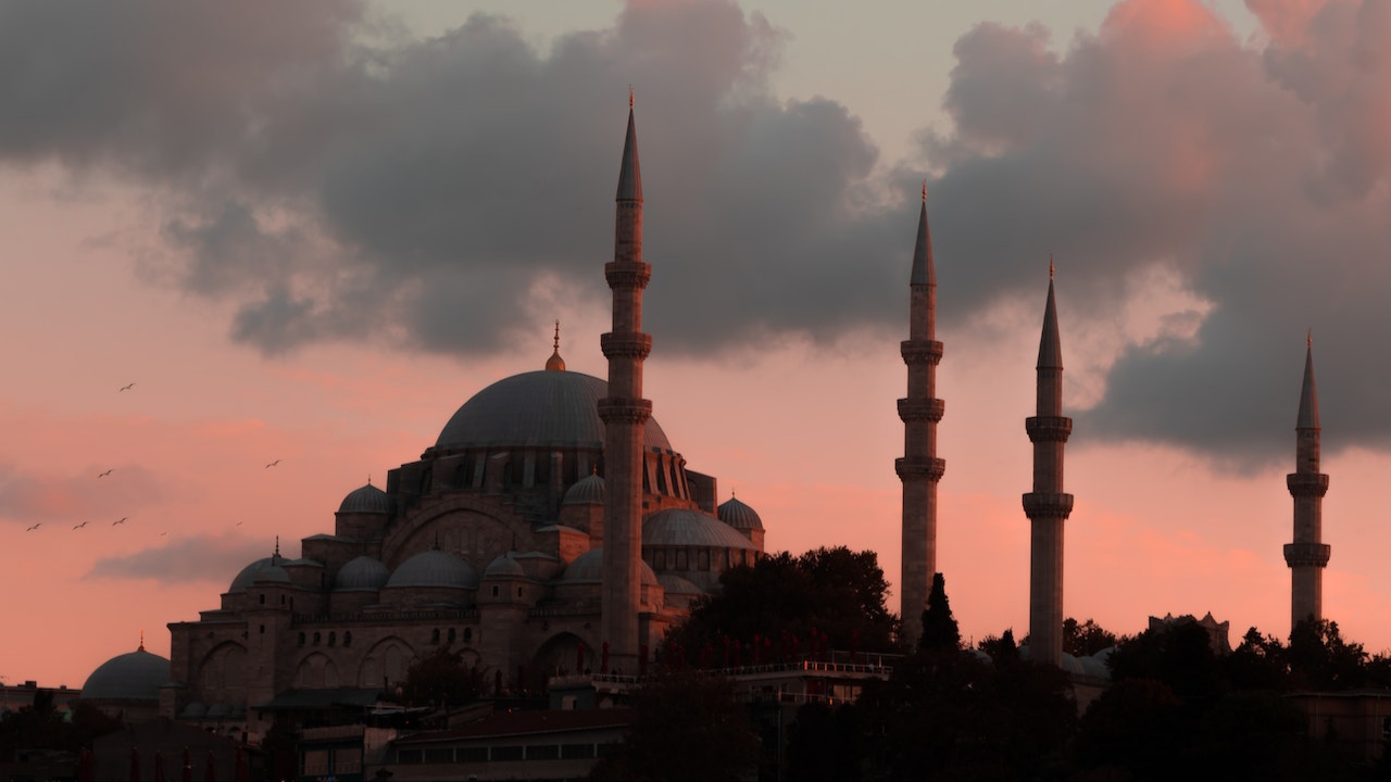 Masjid saat bulan puasa Ramadan/Foto: Pexels