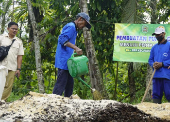 Pembuatan pupuk organik di Kecamatan Gandusari, Trenggalek/Foto: Kabar Trenggalek