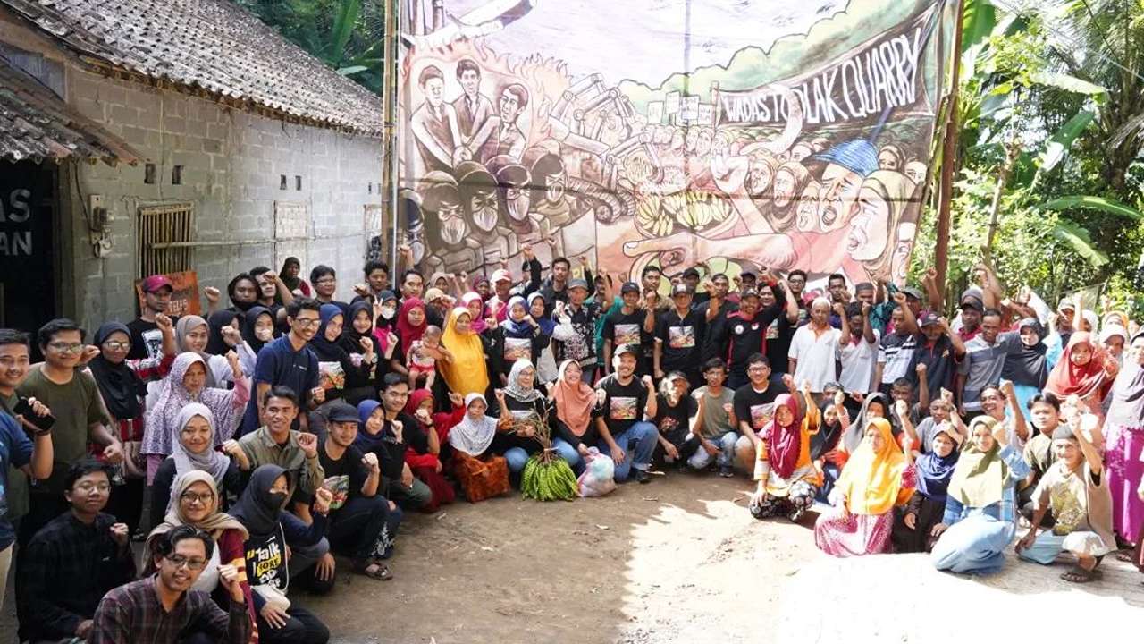 Kaukus Indonesia untuk Kebebasan Akademik bersama warga Wadas/Foto: @wadasmelawan (Instagram)