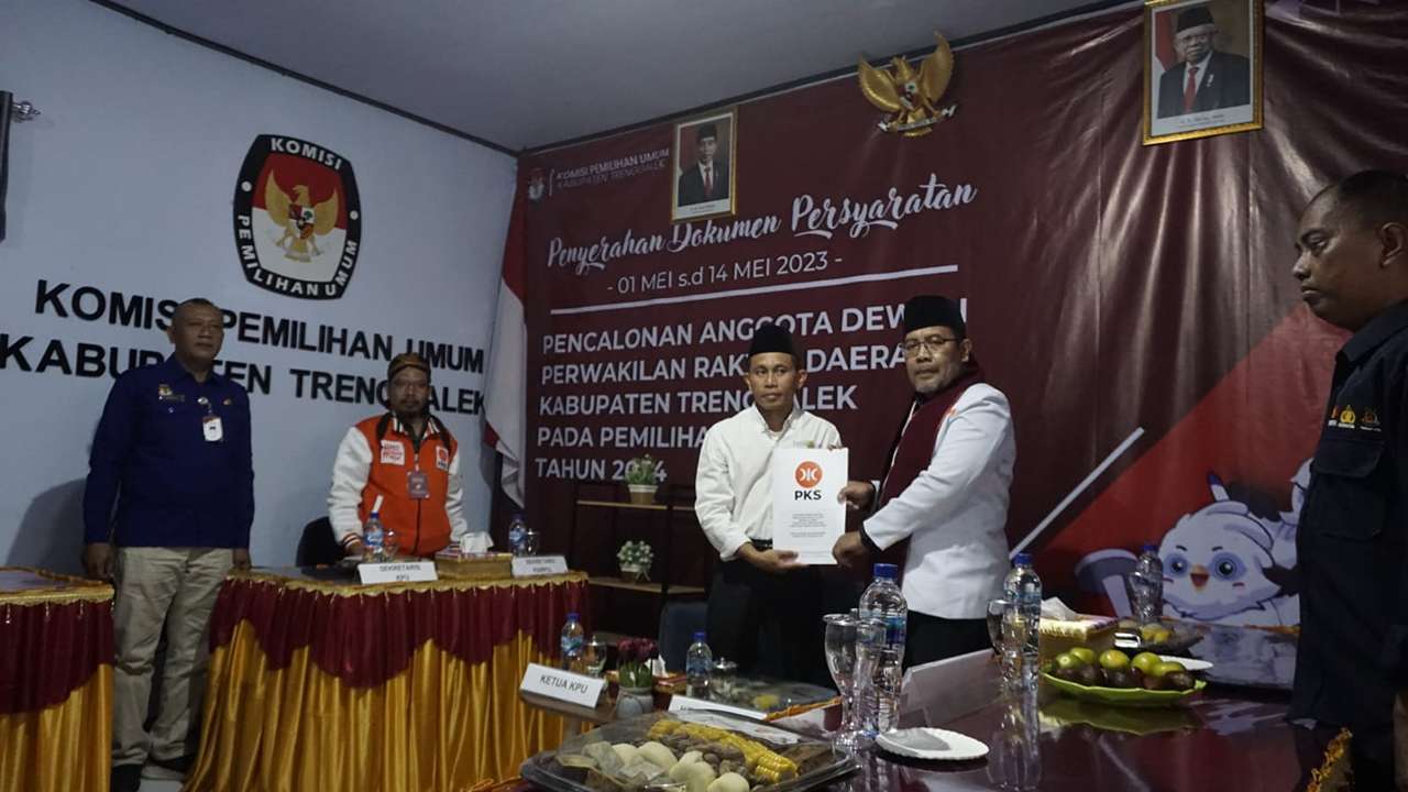 PKS Trenggalek daftarkan caleg di kantor KPU/Foto: Raden Zamz (Kabar Trenggalek)