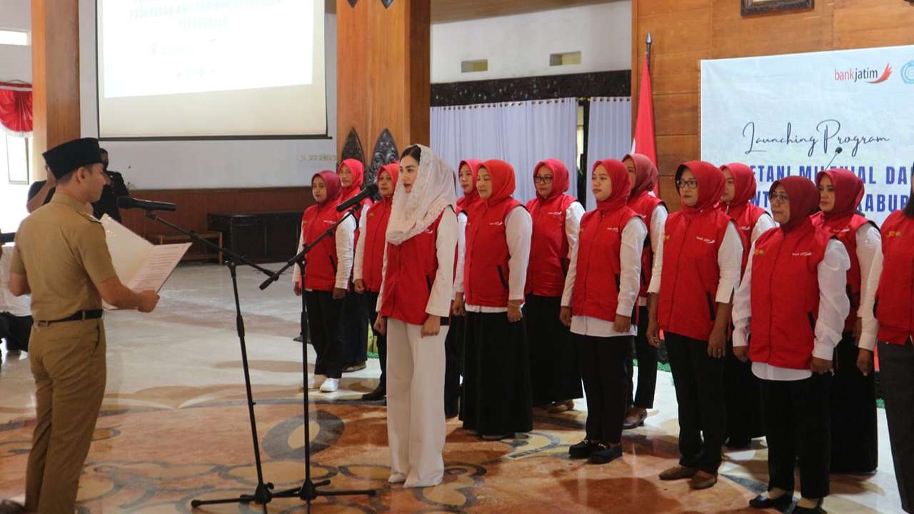 Novita Hardini Mochamad, dilantik jadi Ketua Kelompok Wanita Tani (KWT) Sarinah Trenggalek/Foto: Raden Zamz (Kabar Trenggalek)