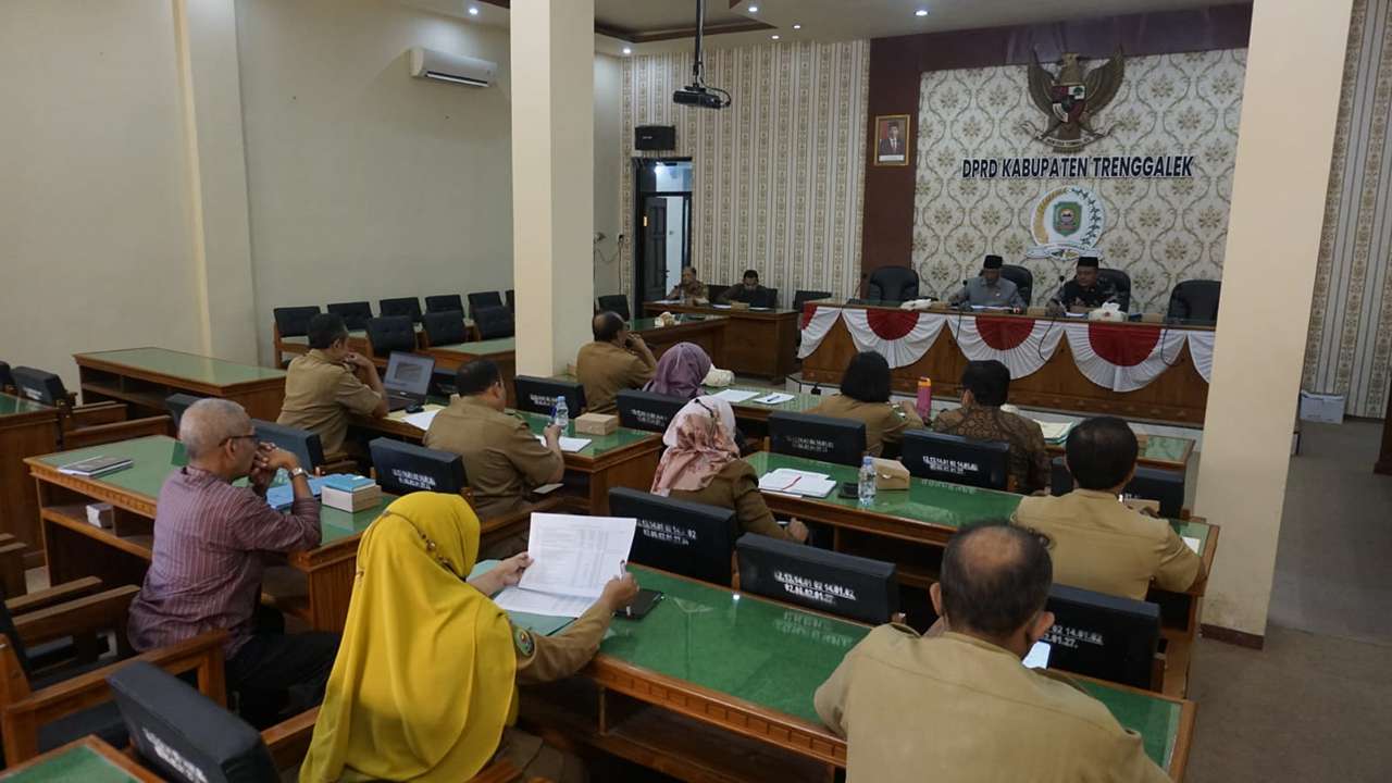 Rapat evaluasi dengan Organisasi Perangkat Daerah (OPD) mitra Komisi I DPRD Trenggalek/Foto: Raden Zamz (Kabar Trenggalek)