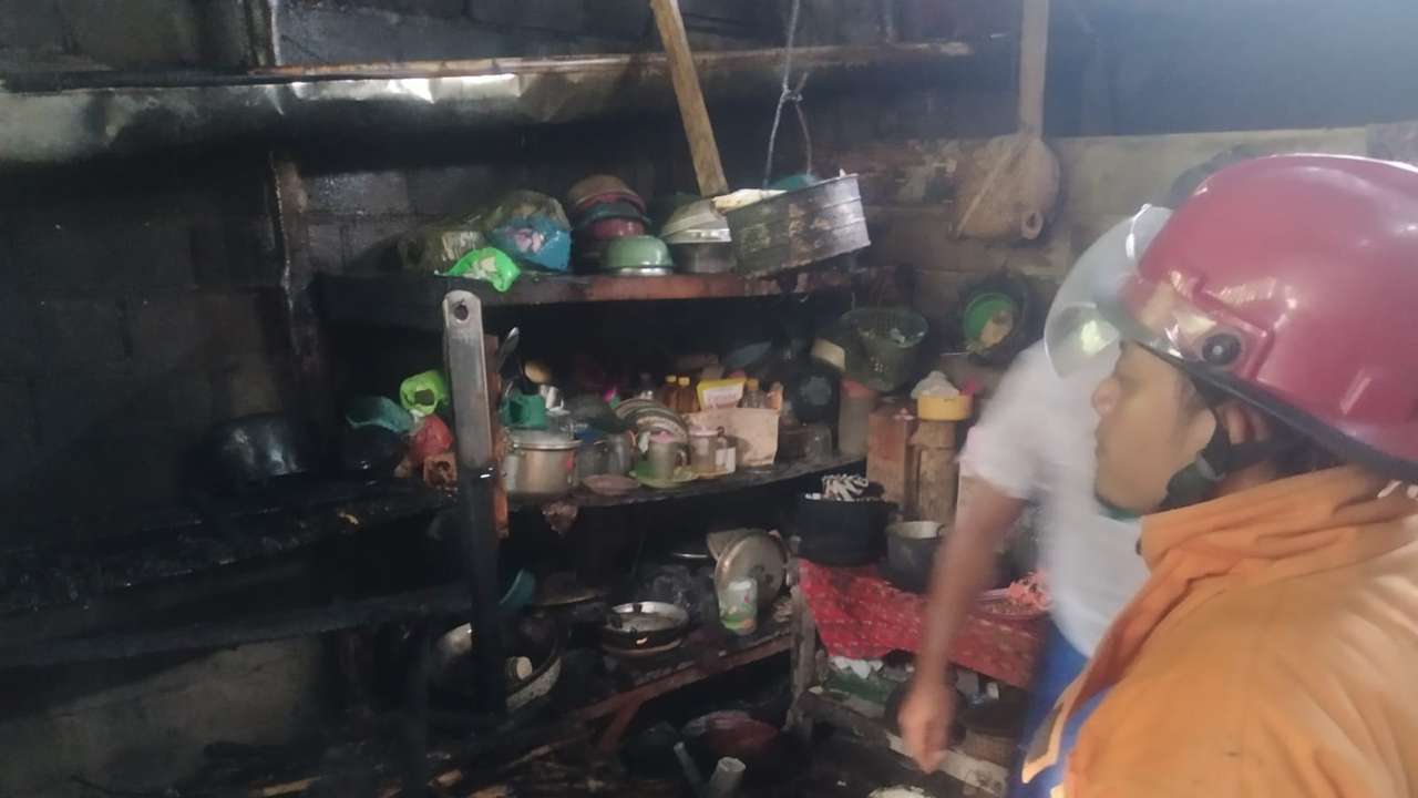 Kebakaran di dapur warga Watulimo, Trenggalek/Foto: Damkar Trenggalek for Kabar Trenggalek