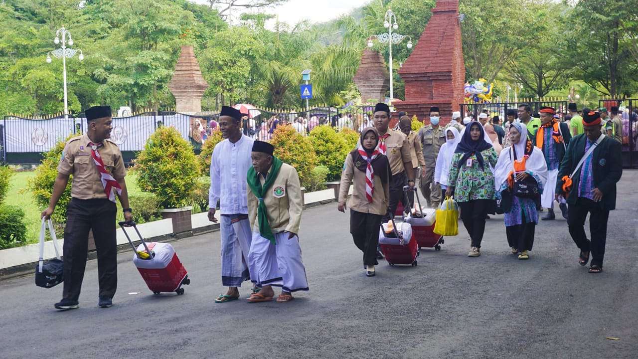Jamaah Haji Trenggalek berangkat/Foto: Raden Zamz (Kabar Trenggalek)