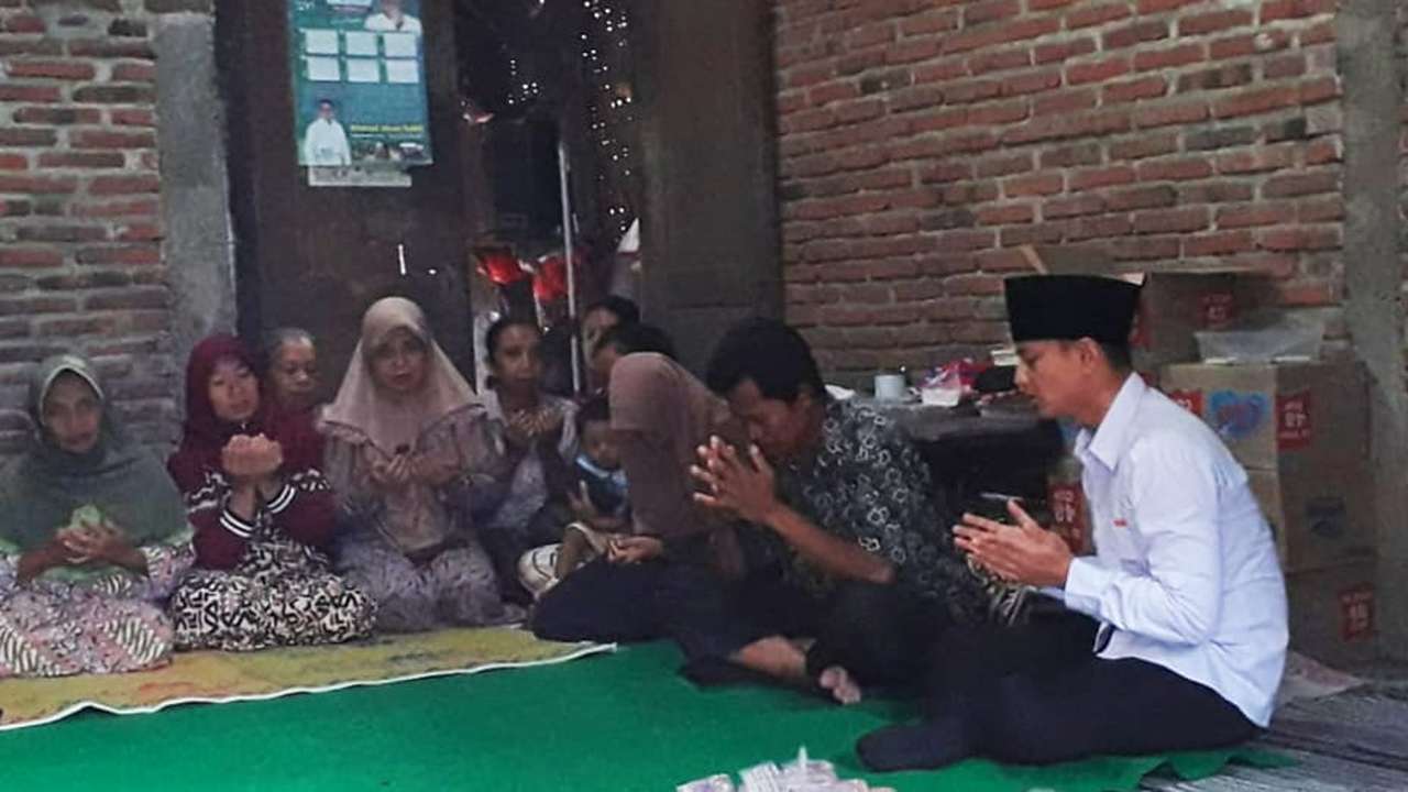 Bupati Trenggalek, Mas Ipin, sambangi keluarga korban meninggal di Kolam Renang Tirta Jwalita/Foto: Raden Zamz (Kabar Trenggalek)