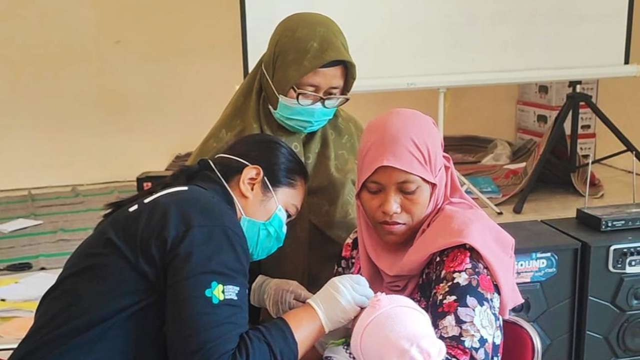Imunisasi bayi di Trenggalek/Foto: Raden Zamz (Kabar Trenggalek)