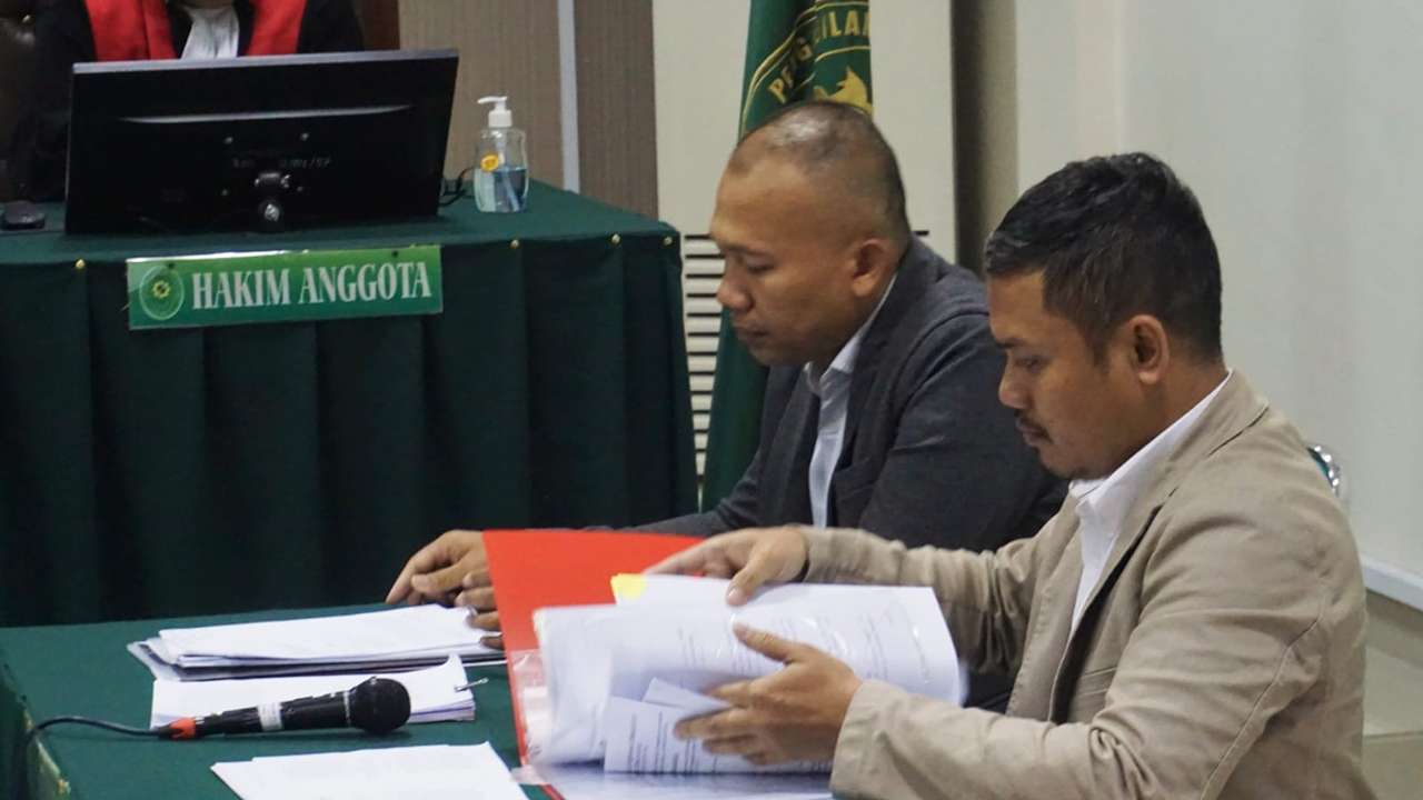 Kuasa hukum DPRD dan PKS Trenggalek/Foto: Raden Zamz (Kabar Trenggalek)