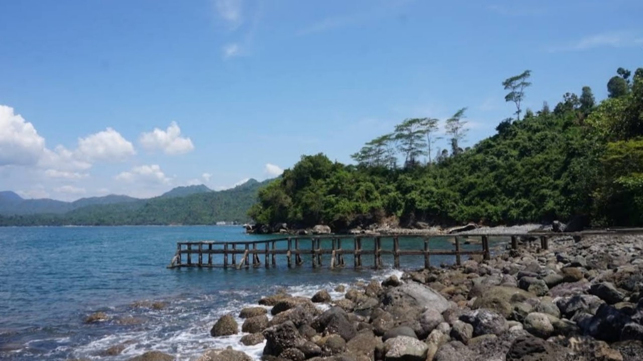 Pesona Pantai Ngrembang Trenggalek: Terdapat Spot Foto Estetik dan Aktivitas Seru