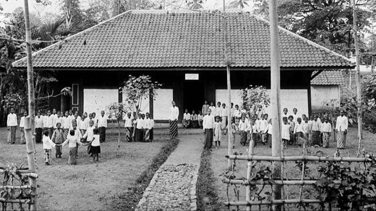 Sejarah Sekolah-Sekolah di Trenggalek pada Zaman Penjajahan Belanda Tahun 1900 - 1935