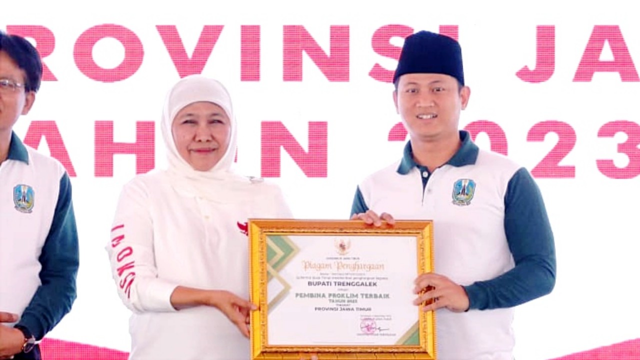 Mas Ipin Bupati Trenggalek raih penghargaan Pembina Proklim Terbaik Jatim/Foto: Raden Zamz (Kabar Trenggalek)