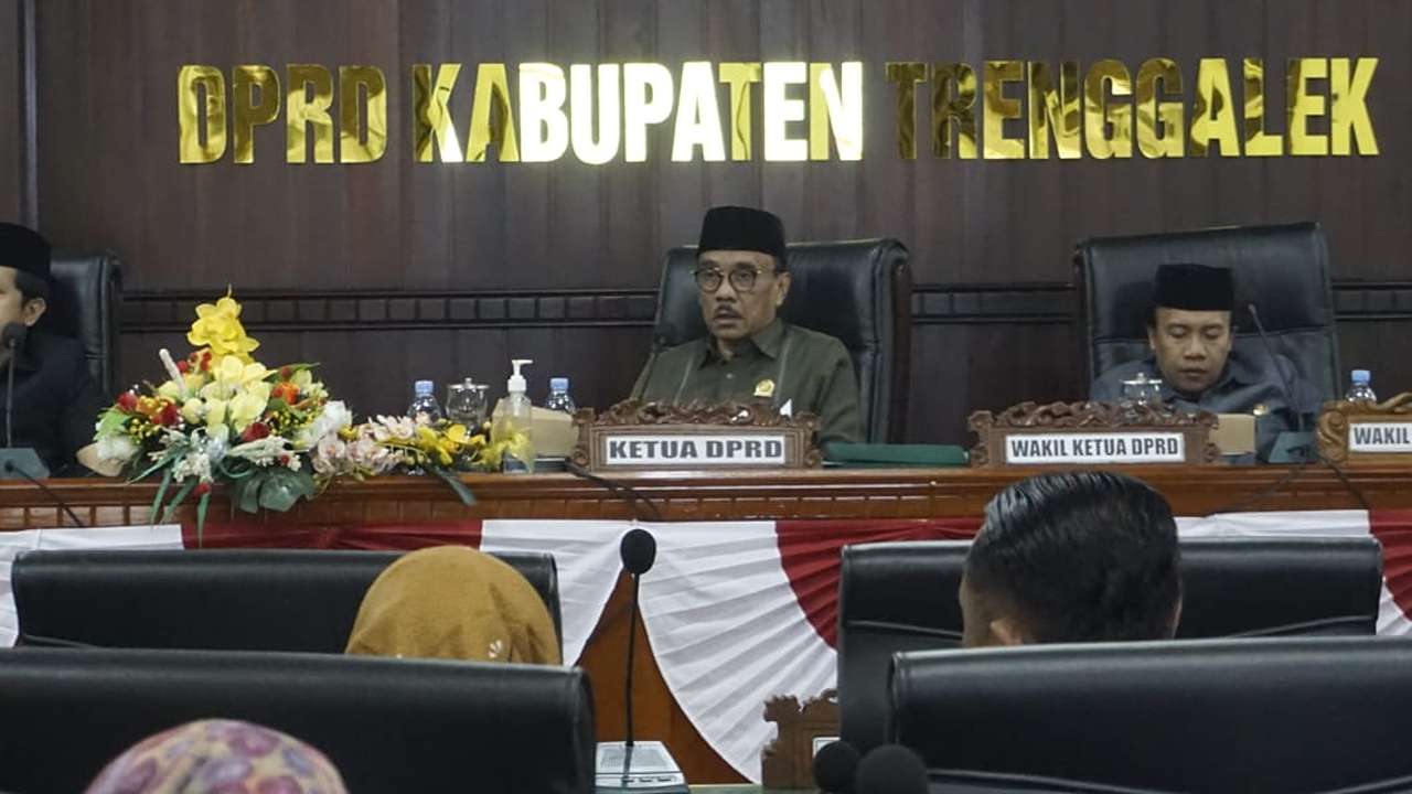 Rapat paripurna DPRD Trenggalek/Foto: Raden Zamz (Kabar Trenggalek)