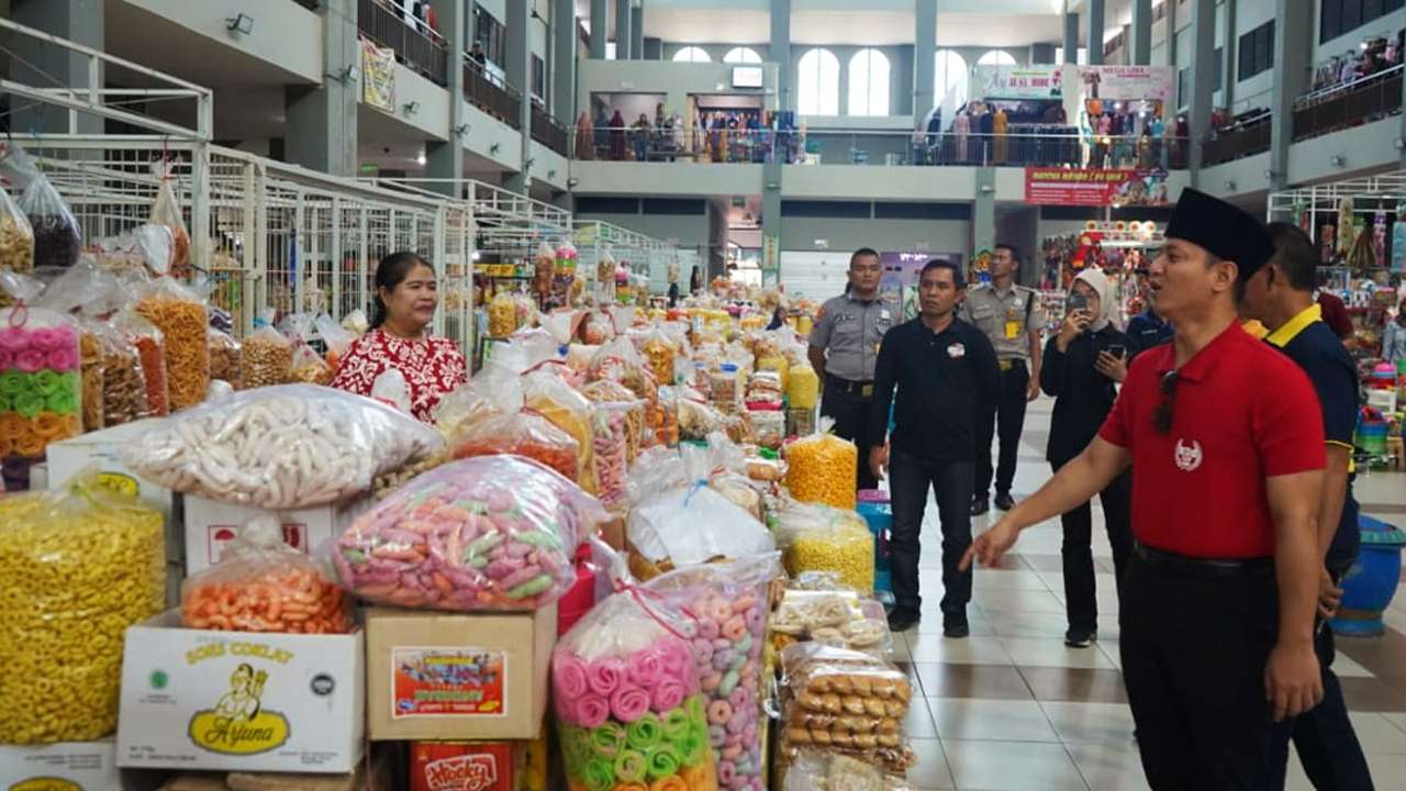 Mas Bupati Ipin turun tangan atasi Pasar Pon Trenggalek sepi/Foto: Raden Zamz (Kabar Trenggalek)