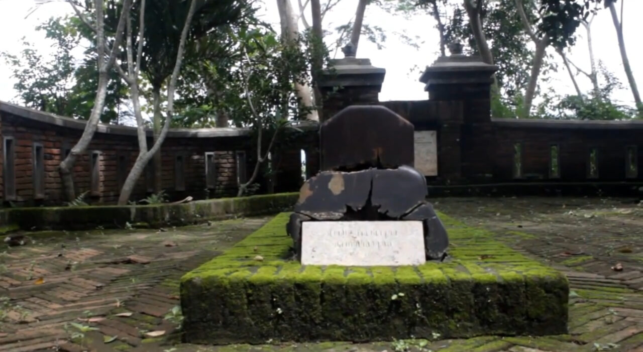 Makam Patih Singoyudo di Gunung Jaas Trenggalek