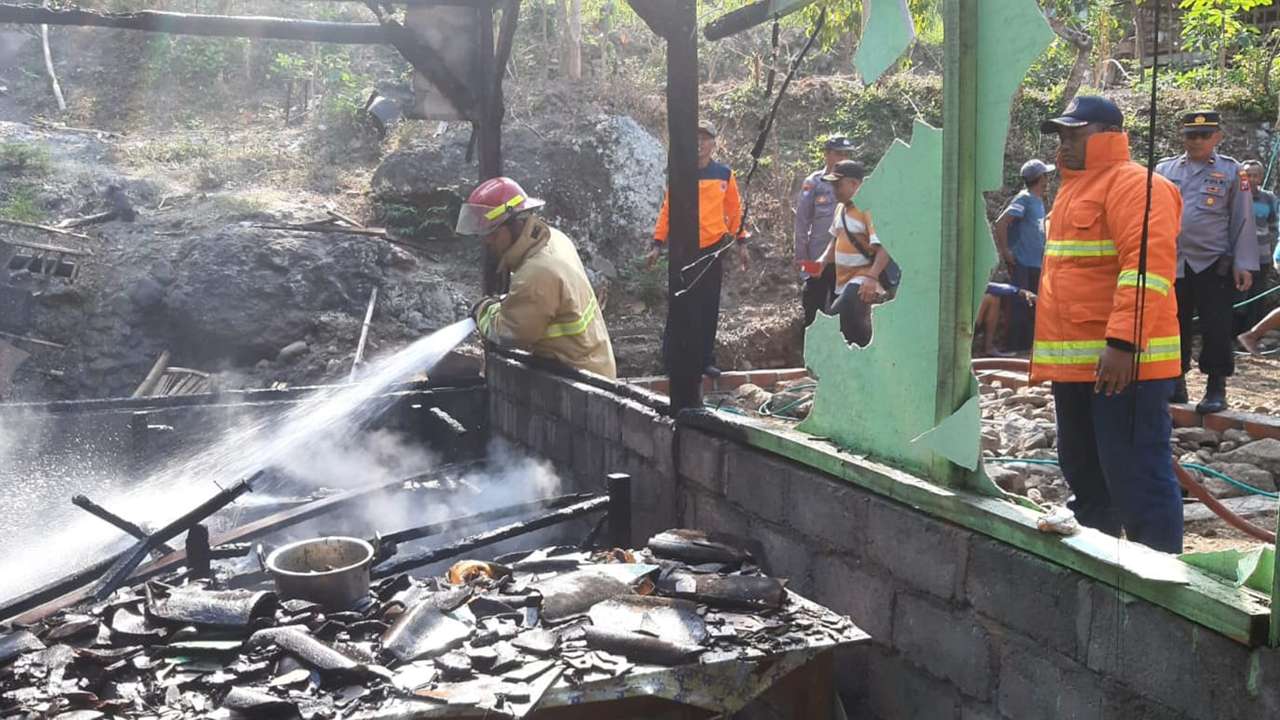 Kronologi Kebakaran Trenggalek, Lupa Matikan Kompor Dapur Jadi Abu