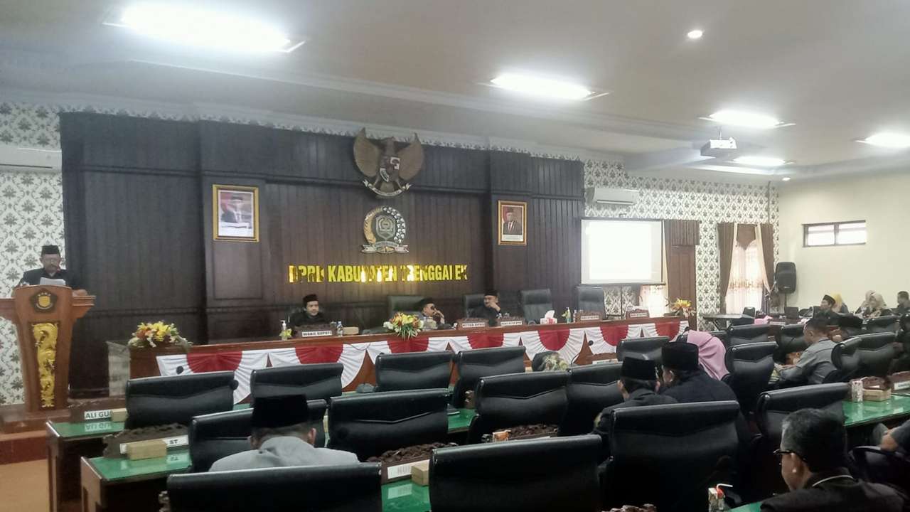 Rapat Paripurna DPRD Trenggalek/Foto: Raden Zamz (Kabar Trenggalek)
