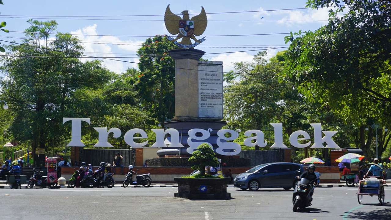 Berdalih Bangun Pabrik, Tiga TKA China Langgeng Hidup di Trenggalek