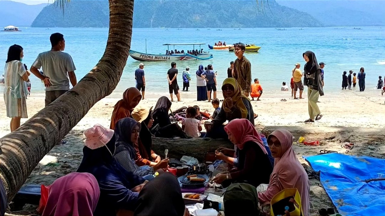 Rekomendasi Pantai Trenggalek untuk Liburan Keluarga Akhir Pekan, Ada Wisata Edukasinya