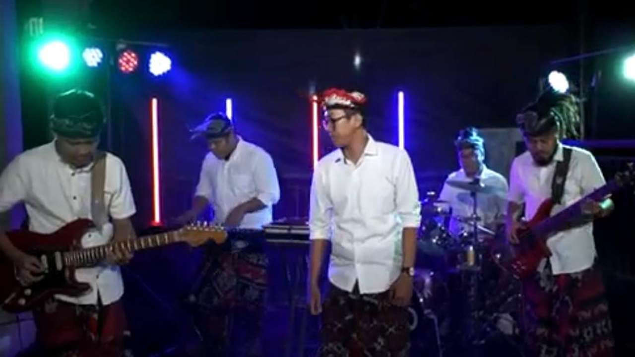 5 pemuda trenggalek usung lagu daerah band kawulo suwung2