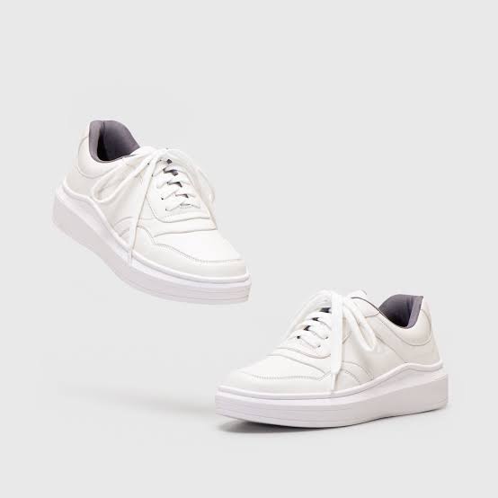 7-rekomendasi-sepatu-putih-brand-lokal-bisa-untuk-formal-6