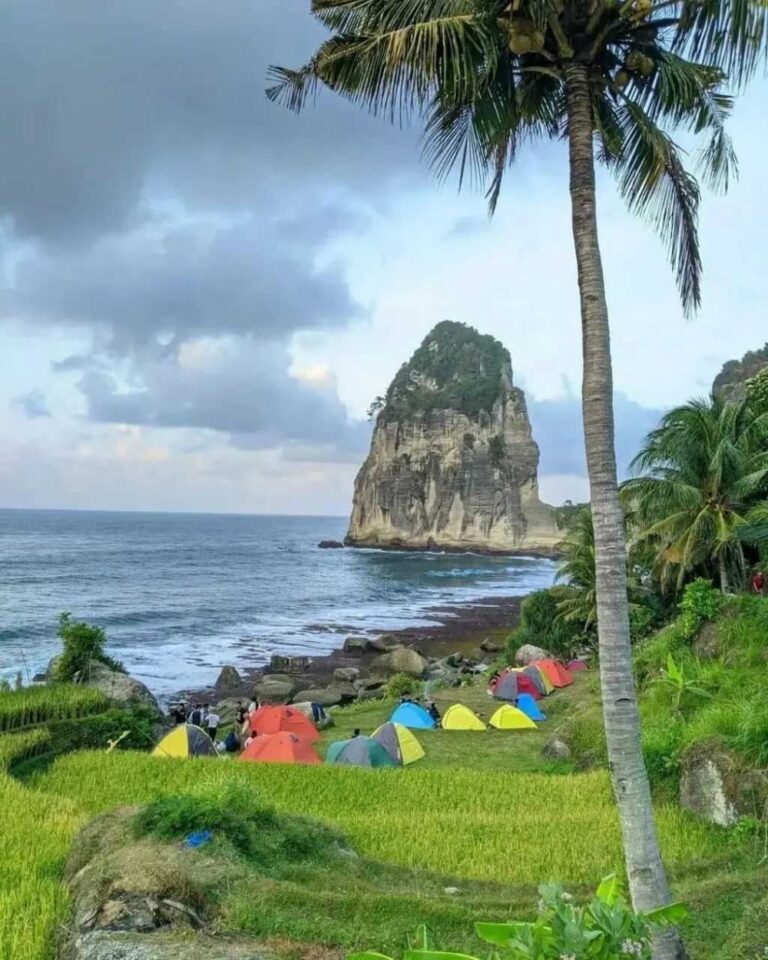 camping-ground-pantai-pangasan