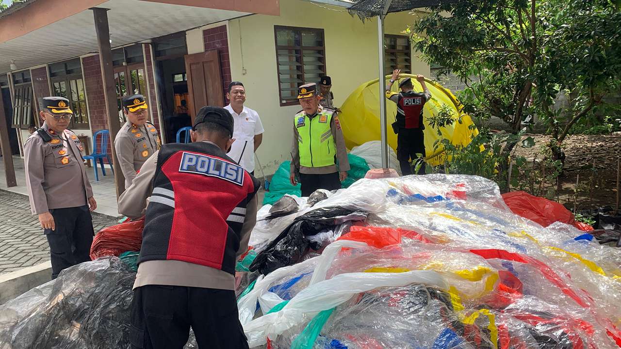 135-balon-udara-di-trenggalek-tak-jadi-tebang-meski-di-langit-masih-ada