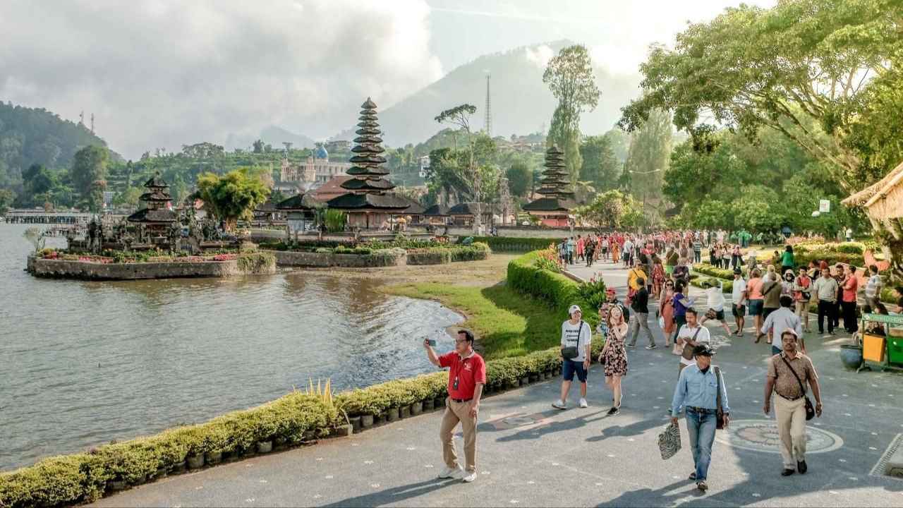 libur-lebaran-idul-fitri-2024-jumlah-wisatawan-indonesia-capai-193-juta